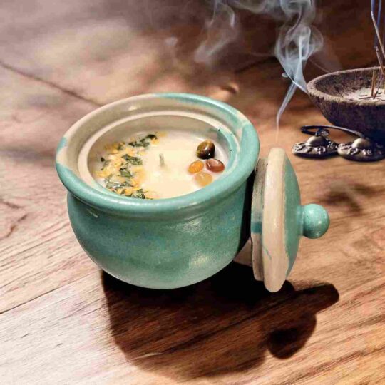 VELA BOMBONERA DE CEMENTO ACABADO MARMOLEADO "SERENIDAD Y FORTALEZA".